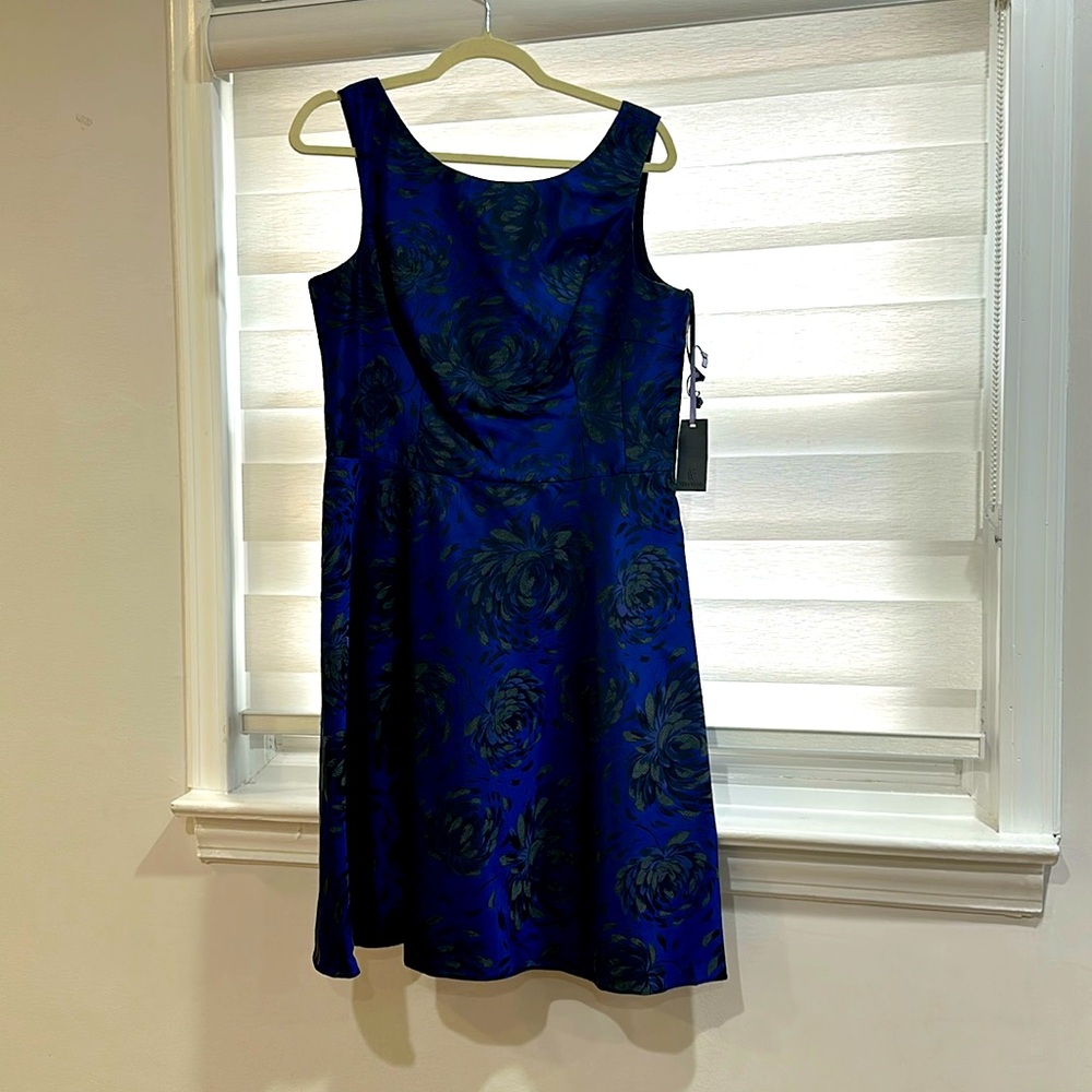 Vera Wang- women - blue flowers- cocktail dress